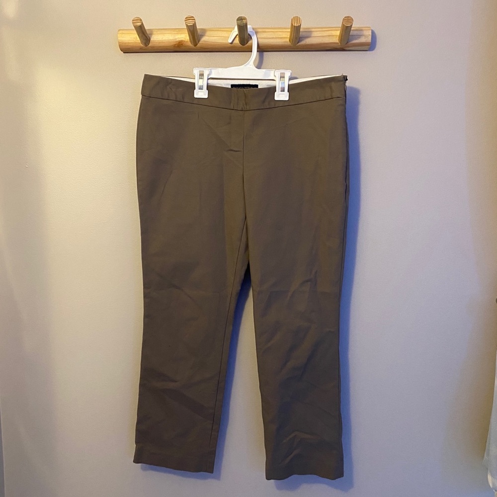 Women’s Tope Colored Capri Pants